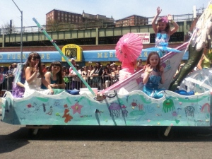 A lovely group (school?) of mini-mermaids